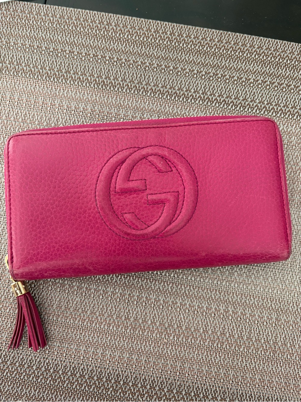 Authentic Gucci Soho Zip Around Long Wallet Pink Pebbled Leather Tassel